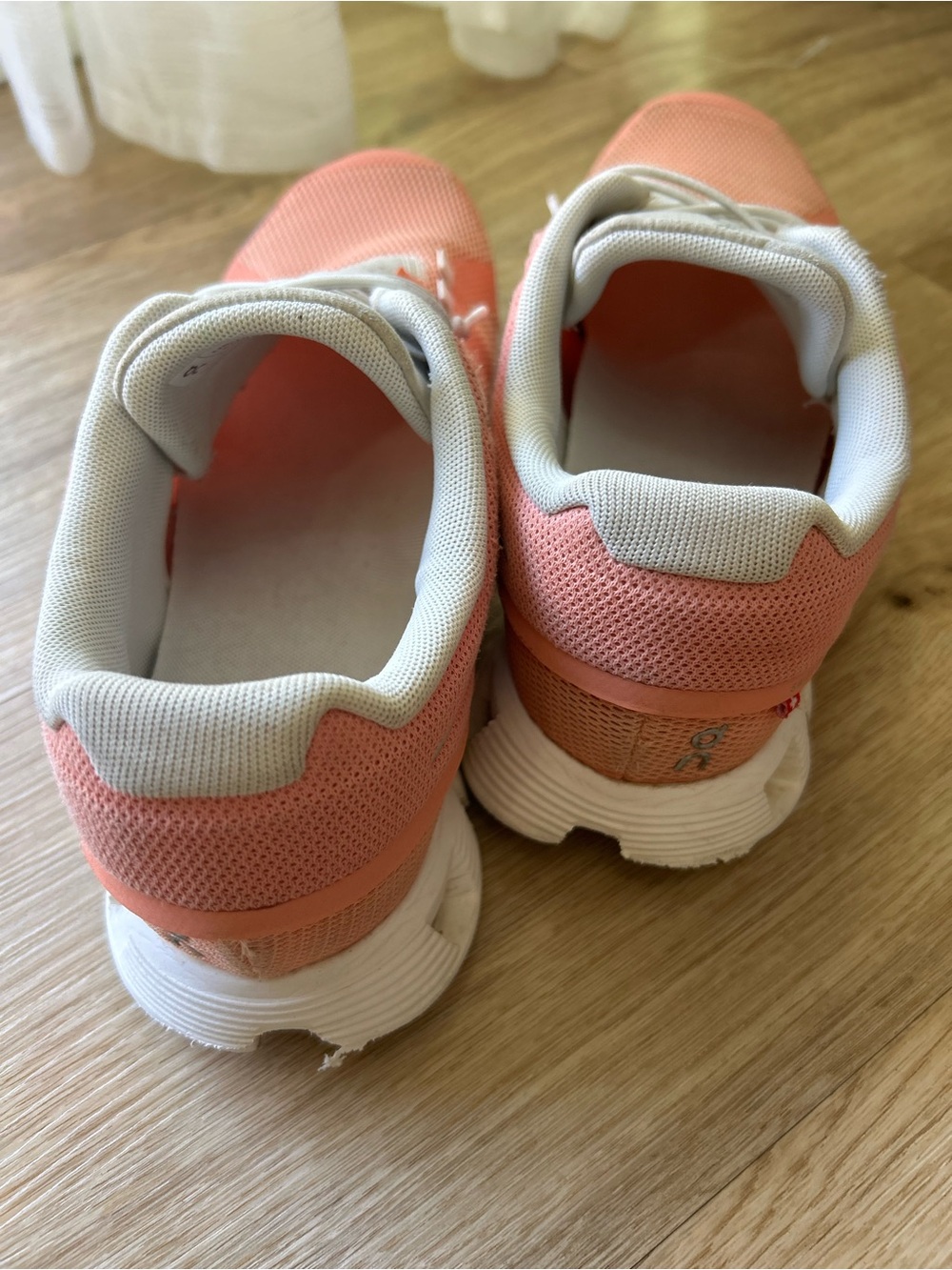 On Cloud 5 Running Shoe (Women)
FLAMINGO/PEARL, Size 8 - Picture 4 of 11